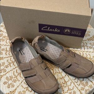 Clarks Tan Flats Comfortable Slip-On Loafers Size 6.5